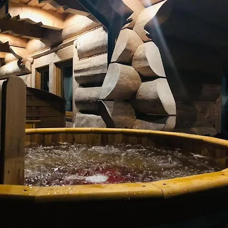 Drewniany Domek Na Wierchu Bukowiny Z Jacuzzi