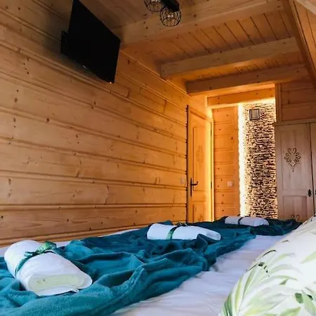 Vakantiehuis Drewniany Domek Na Wierchu Bukowiny Z Jacuzzi *