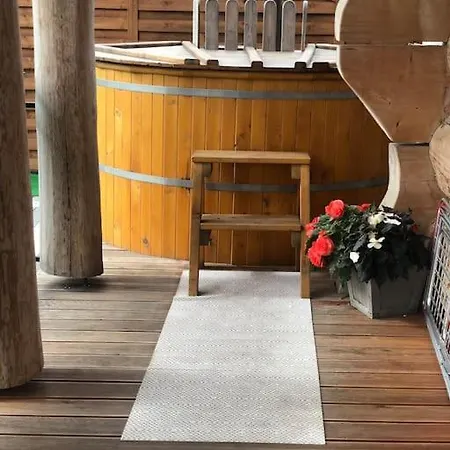Drewniany Domek Na Wierchu Bukowiny Z Jacuzzi